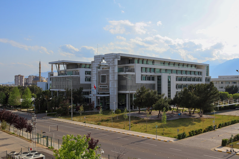Akdeniz Üniversitesi Eğitim Fakültesi